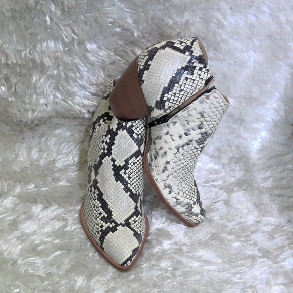 Snakeprint White Python Alberto Zago Ankle Booties - Picture 13 of 13